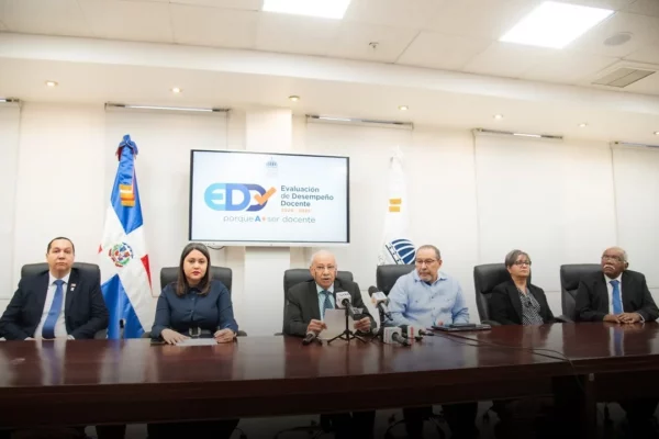 El Ministerio de Educación ofreció una rueda de prensa para dar a conocer los últimos detalles de la evaluación de desempeño docente. Fuente externa