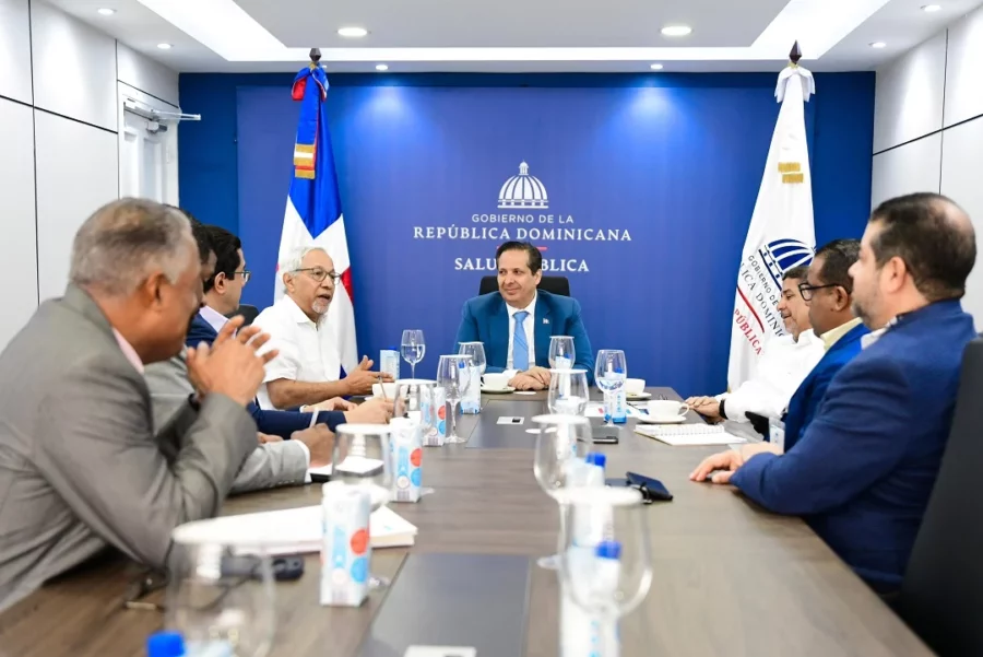 En una reunión con los titulares de los ministerios de Educación, y Agricultura, Salud Pública acordó implementar medidas para hacer frente a la situación. Fuente externa En una reunión con los titulares de los ministerios de Educación, y Agricultura, Salud Pública acordó implementar medidas para hacer frente a la situación. Fuente externa