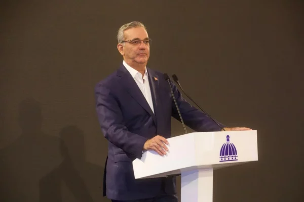 El presidente Luis Abinader este aumento busca mejorar el salario real de los trabajadores.