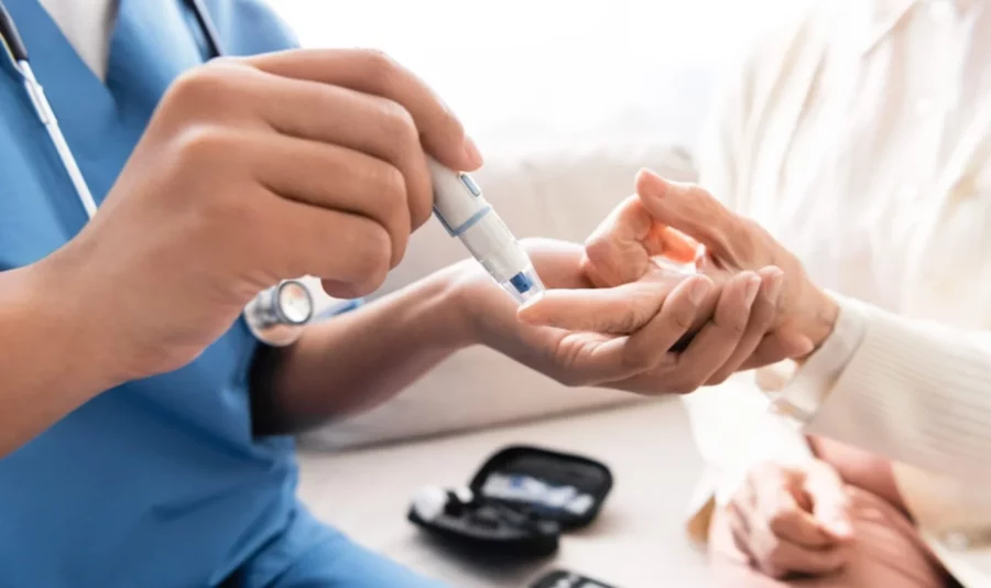 La prevención se fortalece mediante la atención temprana y el manejo adecuado de factores, como la hipertensión. La prevención se fortalece mediante la atención temprana y el manejo adecuado de factores, como la hipertensión.