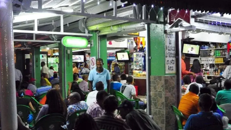 Comerciantes piden diálogo con Faride Raful ante incautación de bocinas en colmados