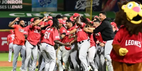 Los Leones del Escogido consiguieron su campeonato 17 en la Lidom. Fuente externa