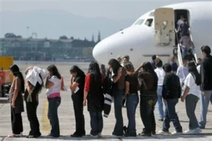 México ha recibido unos 4 mil de sus nacionales deportados por los Estados Unidos. Fuente externa