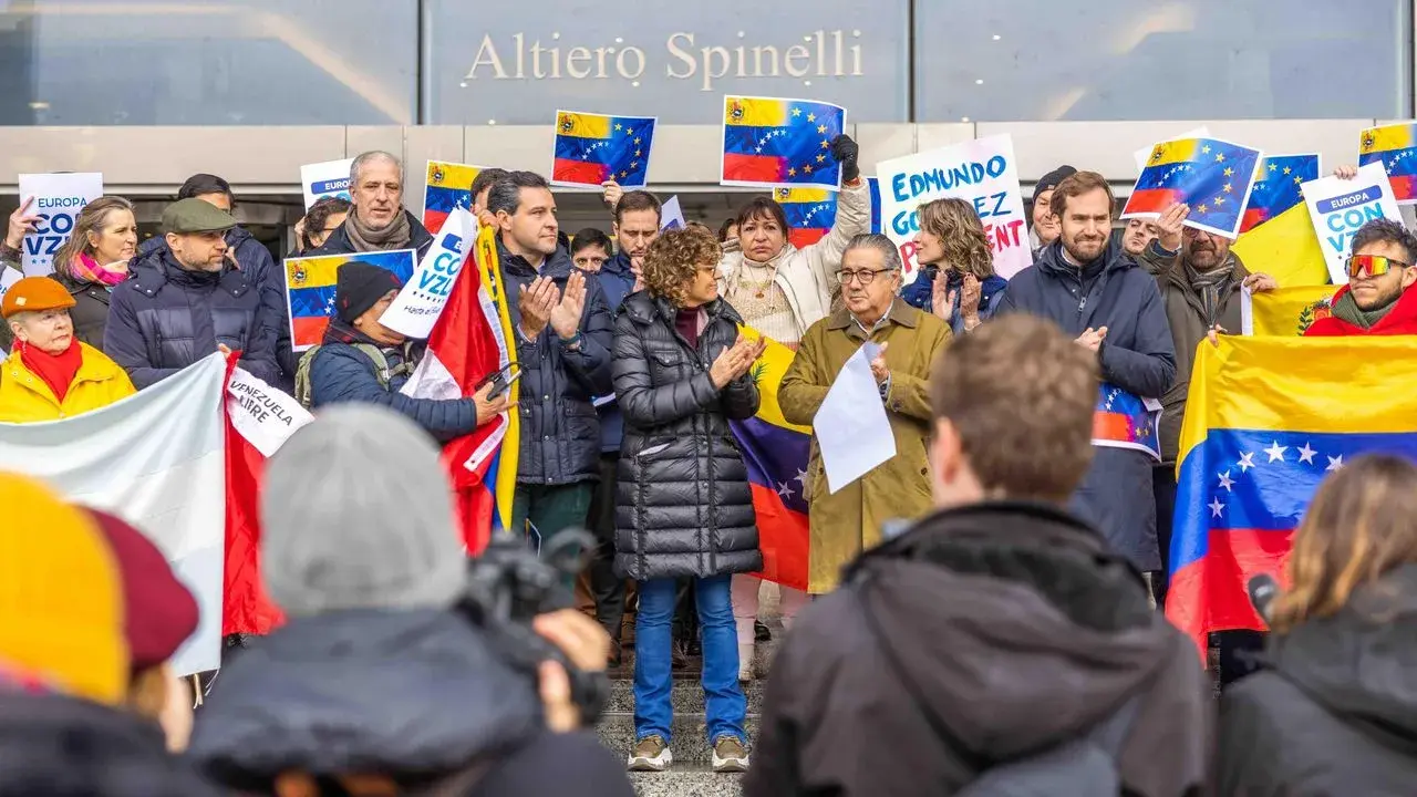 Oposición venezolana comienza protestas por el mundo en víspera de asunción presidencial