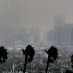 La NHL pospone el partido en casa de los LA Kings contra Calgary debido a los incendios forestales mientras la NFL y la NBA monitorean la situación