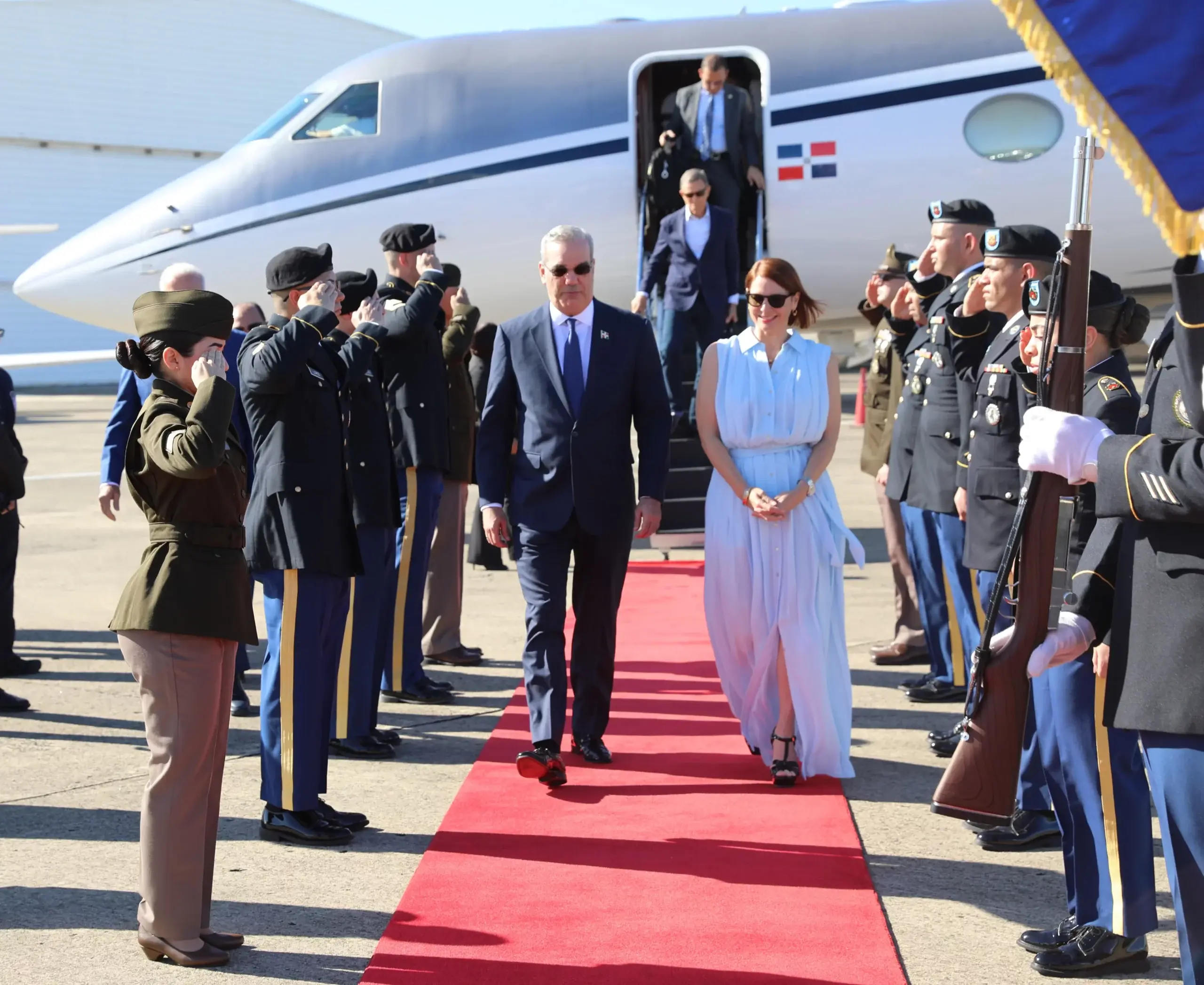 Abinader llega a Puerto Rico para toma de posesión de nueva gobernadora