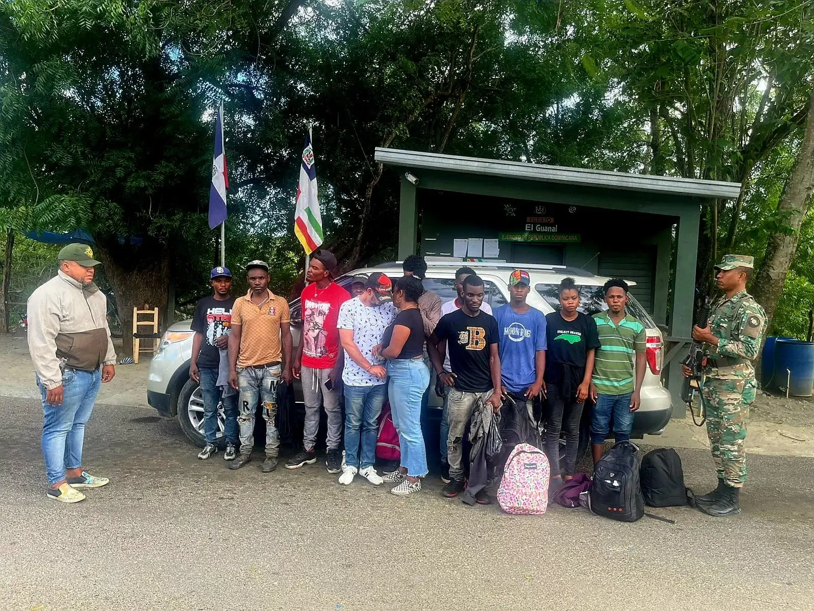 Detienen pareja de dominicanos por tráfico de inmigrantes haitianos en Santiago Rodríguez