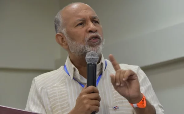 Hidalgo expresó que  ADP está comprometida con la educación.