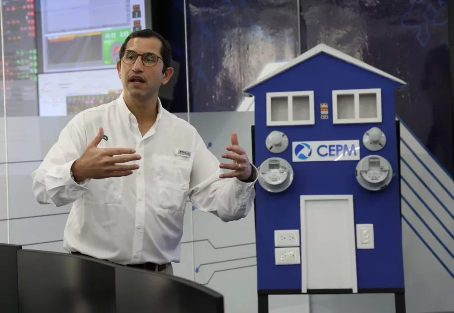 La inversión proyectada es de US$1,000 millones, destinada a expandir su capacidad renovable, dijo Herrera. La inversión proyectada es de US$1,000 millones, destinada a expandir su capacidad renovable, dijo Herrera.