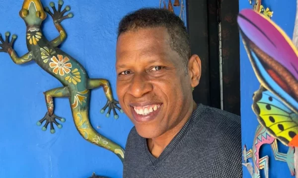 Desde los 15 años, Jackson Delgado ha estado inmerso en el mundo de la salsa influenciado por su familia.