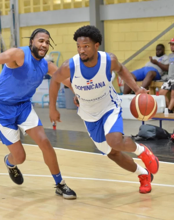 Andrés Féliz durante su primer día de entrenamiento  con  selección nacional.  fuente externa