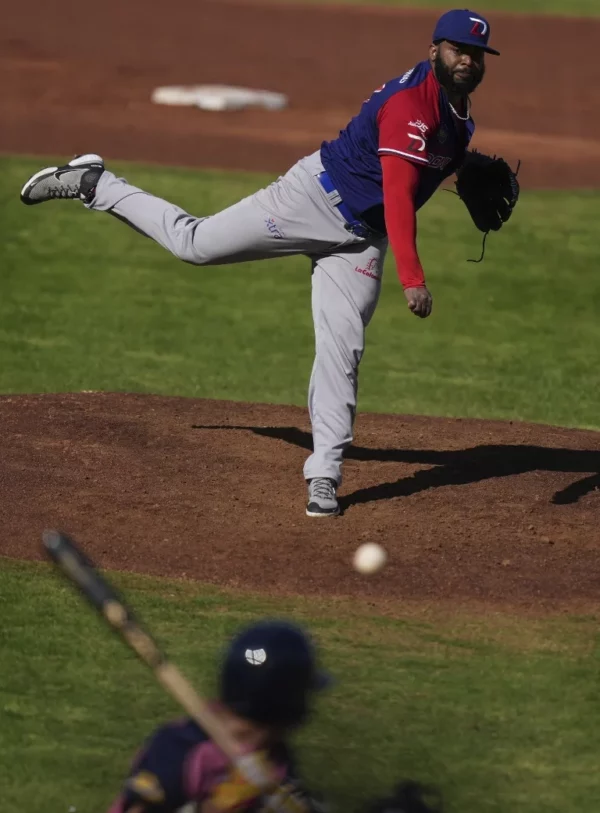 Johnny Cueto durante su excelente  jornada del sábado ante Japón en Serie del Caribe.   efe