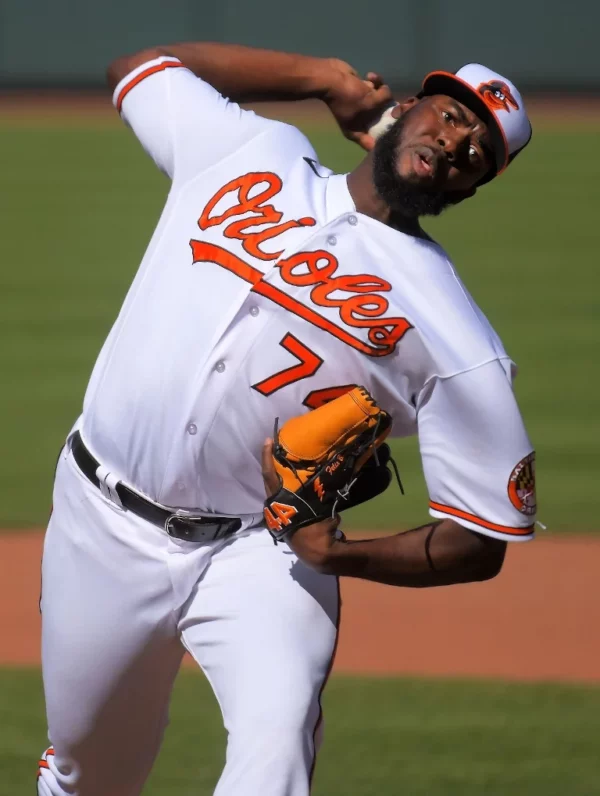 Félix Bautista ha trabajado duro para volver a liderar bullpen de los Orioles este año. Ap