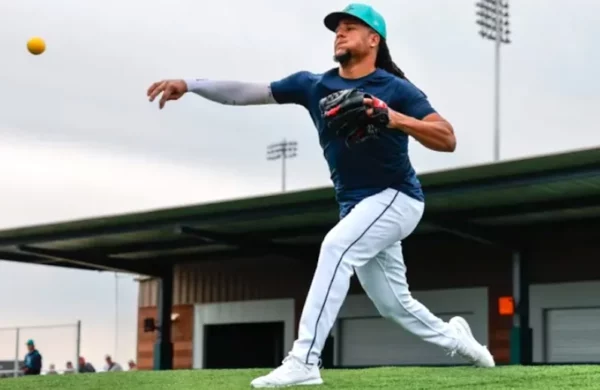Luis Castillo llegó muy positivo a los entrenamientos.  AP