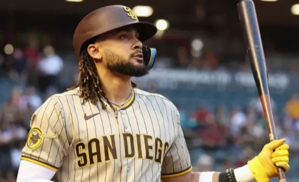 El dominicano Fernando Tatis Jr. es candidato a ganar el premio JMV de la Liga Nacional. AP