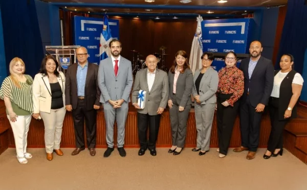 María Luisa Montás, Alicia Álvarez, Alejandro Moscoso, José A. Gil, Franklyn Holguín, Elsa M. Moquete, Raysa Pérez, Grace Logroño, Andy Crespo y Carol Hernández.