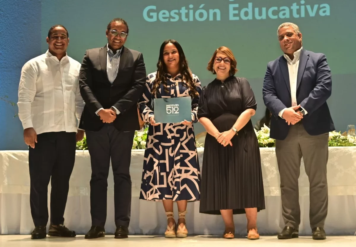 Anner Victoriano, Ernesto Díaz, Yaritza Cerón, Ángela Español y Raymond Blais.