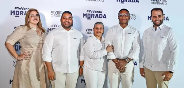 Anyshia Blinderman, Arnold Cordero, Adalgiza de Cordero, Daniel Cordero y Ezequiel Rosario.
