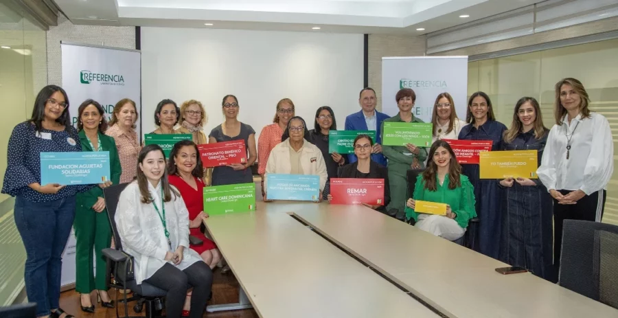 Directivos de las ONG beneficiadas y de Referencia Laboratorio Clínico.