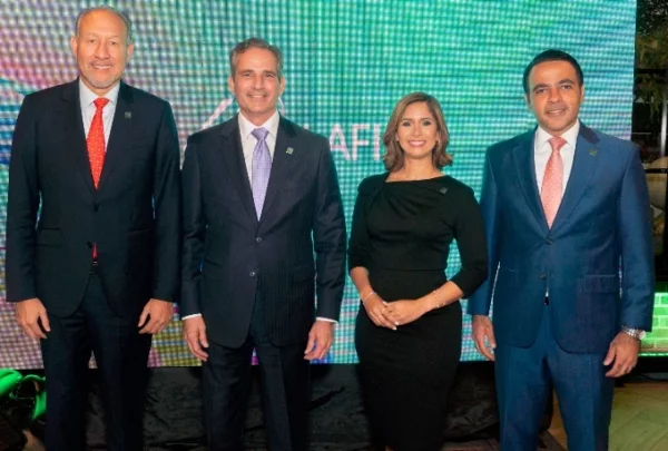 Carlos Briseño, Brian Paniagua, Keisy Jáquez y Hugo Villanueva.