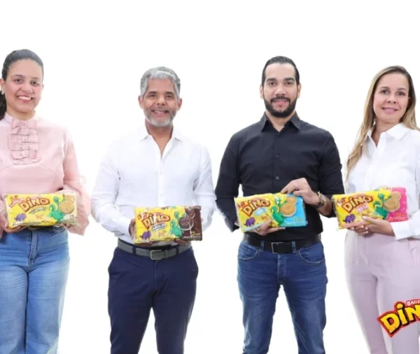 Leslie Báez, Krist Núñez, Edward Mella y Ana Rosa Fernández.