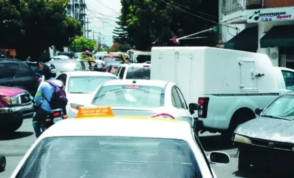 El ensanche la Fe  luce  un tanto deprimido y sus calles arrabalizadas por los  talleres que operan  y el desorden vial.