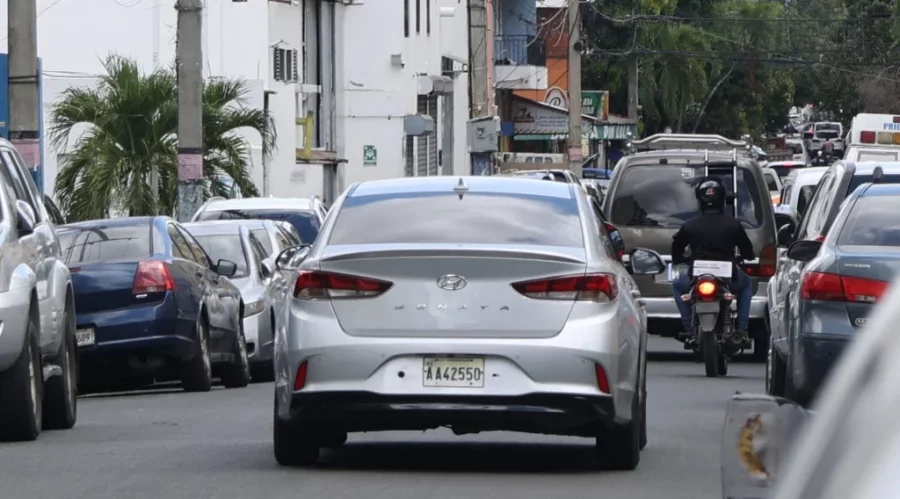 Comunitarios solicitan el cambio de sentido de varias calles para mejorar la movilidad vehicular por el lugar. Eliezer Tapia. Comunitarios solicitan el cambio de sentido de varias calles para mejorar la movilidad vehicular por el lugar. Eliezer Tapia.