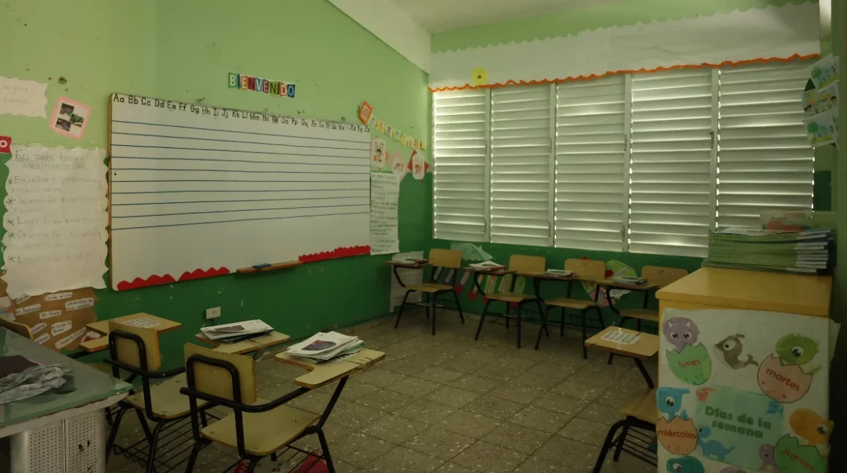 Escuelas estaban vacías, sólo con personal de limpieza, en visita ayer a varias localidades.