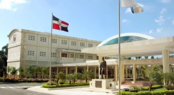 La UASD fue superada en cuanto a calidad por tres universidades privadas, según rankings.