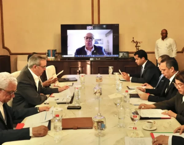 Para escoger a los  adjuntos se hará  entrevistas internas.