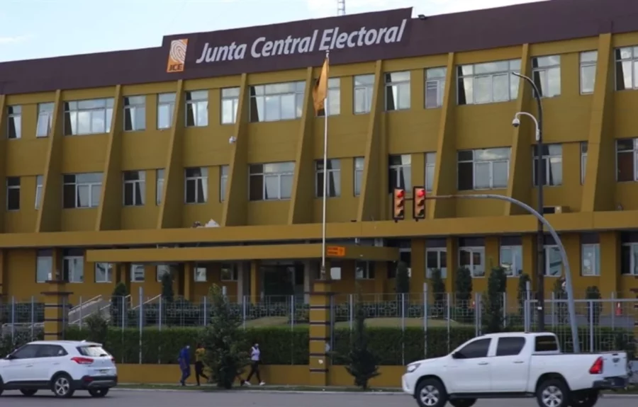 La JCE advirtió a partidos y aspirantes sobre campaña a destiempo.