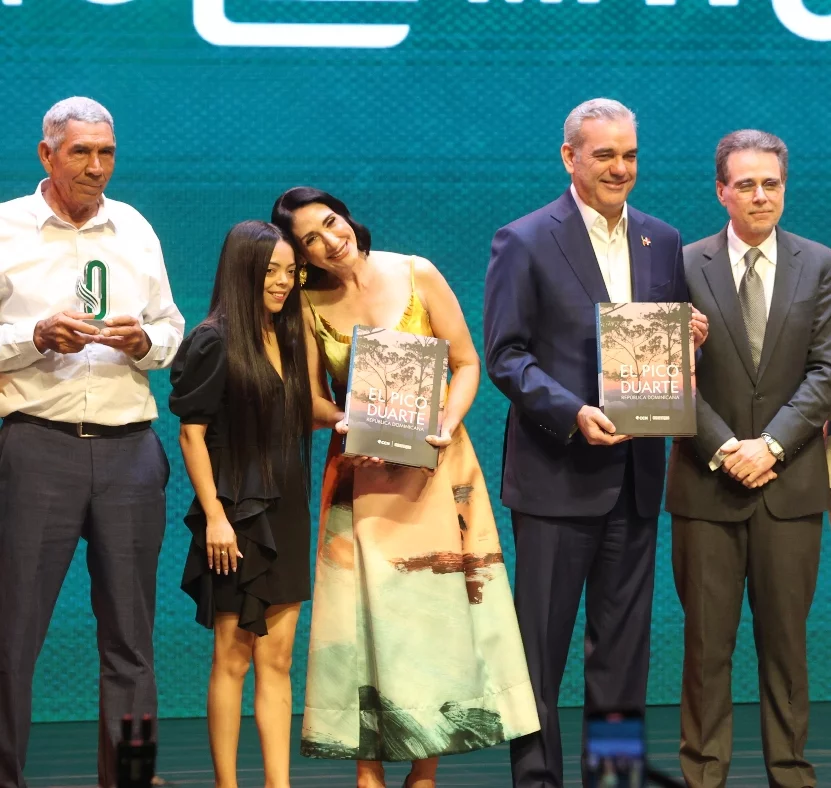 Grupo CCN presenta libro que es un homenaje al Pico Duarte