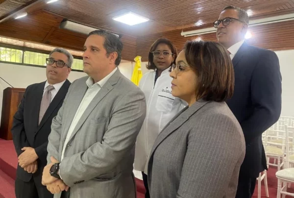 Los especialistas se reunieron ayer a debatir situación.