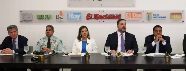 José Alfredo Alfredo Corripio, Ángel Camacho Ubiera, Ana Emilia Pimentel, el minsitro Paíno Henríquez y José P. Monegro.  JOSÉ DE LEON