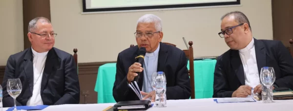 Para denunciar hay oficina, correo y contacto.  Arlenis castillo