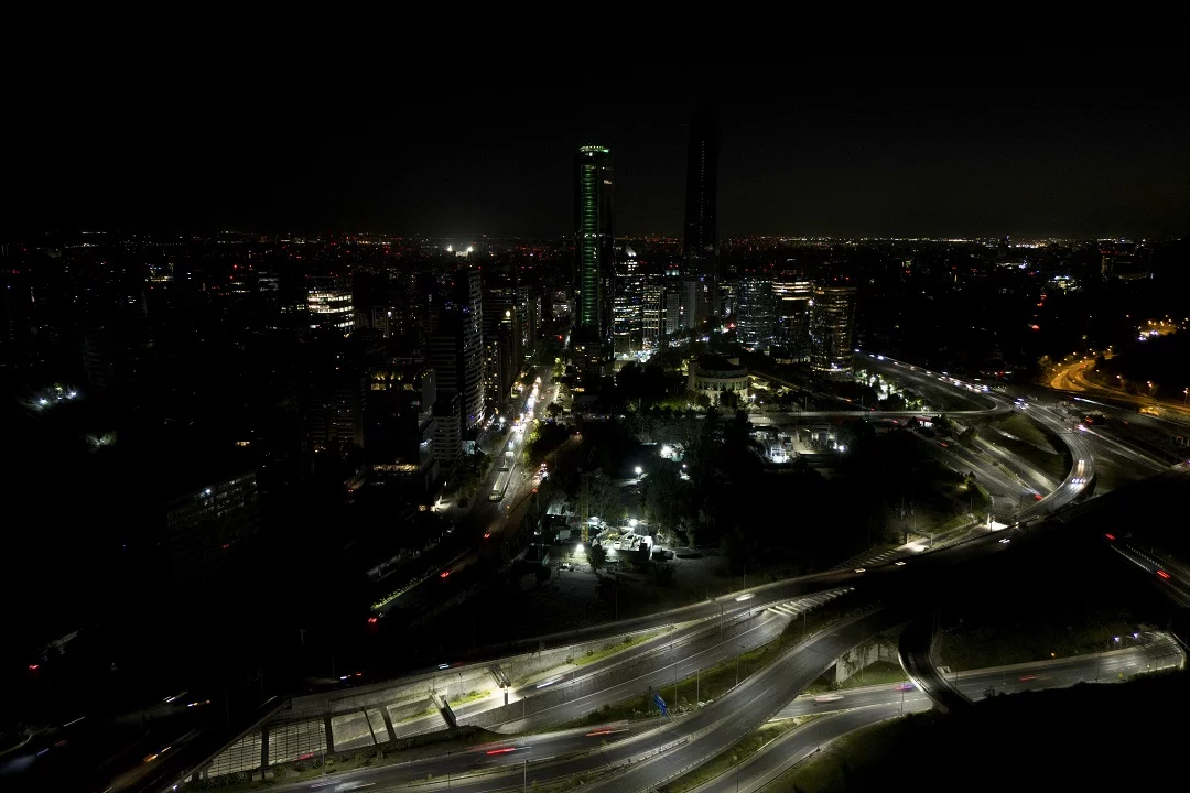 Chile registró un apagón en todo el país. AP