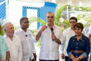 Presidente Abinader dice objetivo del Gobierno es llevar servicios del Inaipi a mayoría de barrios y comunidades del país