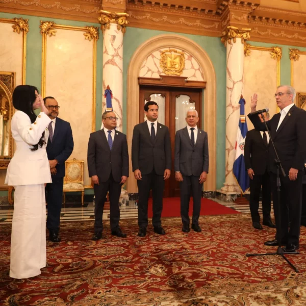 Yeni Berenice Reynoso es juramentada como procuradora