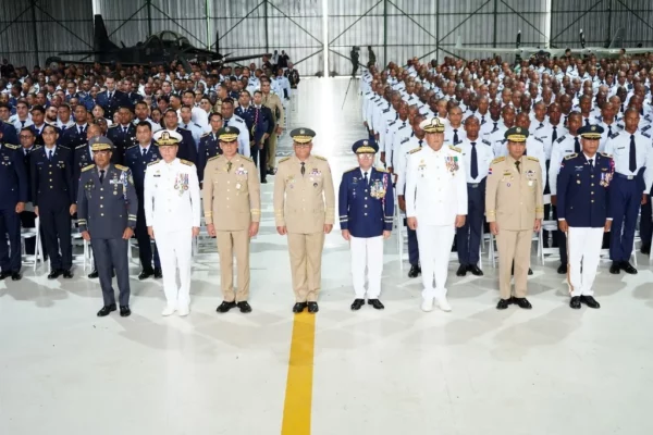 Graduación fue realizada en Hangar num.  1.