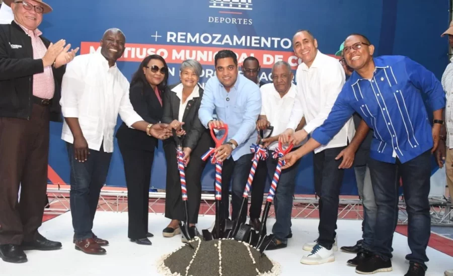 El ministro de Deportes, Kelvin Cruz, da inicio trabajos .