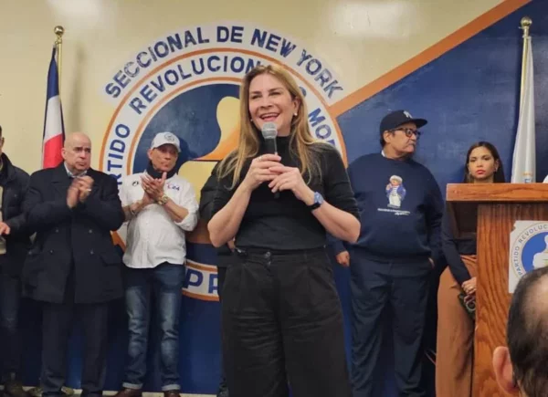 Carolina Mejía se reunió con militantes de Nueva York.
