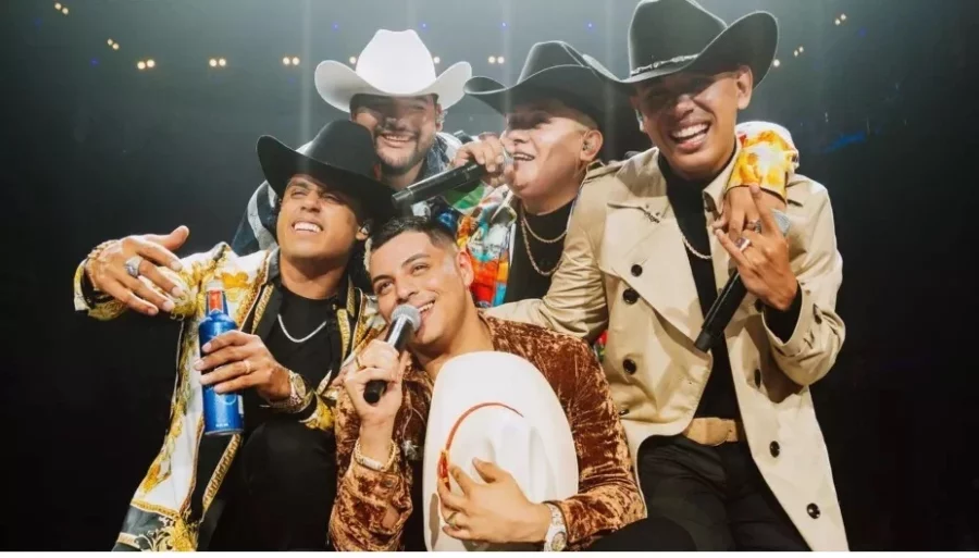 Miembros del Grupo Firme. Miembros del Grupo Firme.