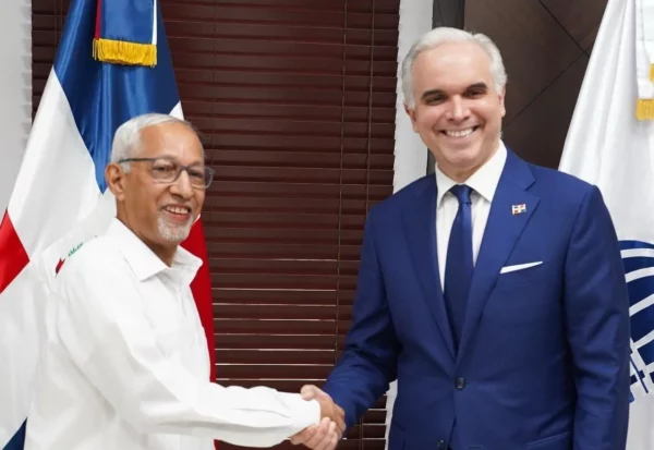 De Camps asume el Minerd con el compromiso de fortalecer calidad educativa