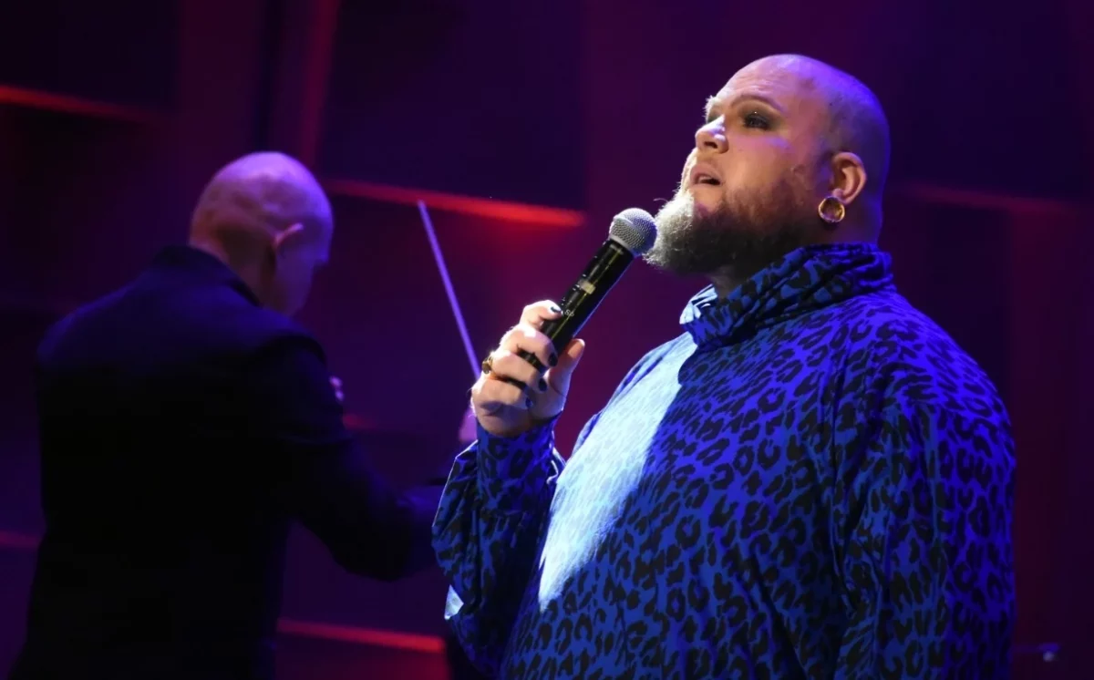 Enrique Ramil durante su participación en el concierto sinfónico de Francisco Céspedes.