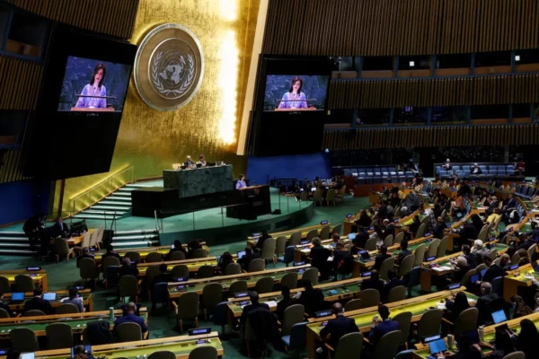 ONU aprueba resolución que exige a Rusia retirada inmediata de Ucrania