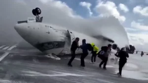 “Nos sentíamos como murciélagos boca abajo”: el testimonio de los pasajeros del avión que se volcó en Toronto