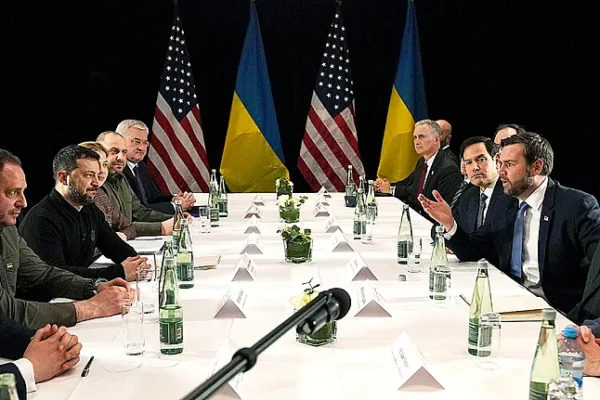 Volodimir Zelenski y JD Vance, reunidos