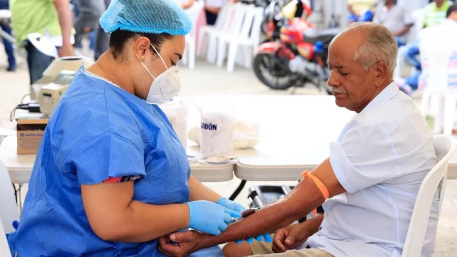 Las ARS invirtieron millones de pesos en servicios contra el cáncer. Fuente externa Las ARS invirtieron millones de pesos en servicios contra el cáncer. Fuente externa