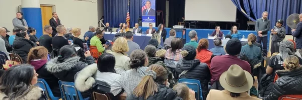 aaaaaaaaaaa Antes redadas ICE, dominicanos valoran encuentros comunitarios dirige congresista Espaillat