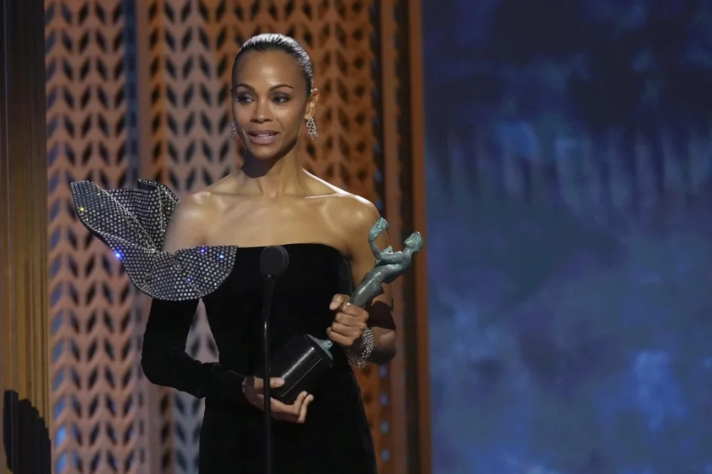 Zoe Saldaña con el Sag Awards, premio dado por el gremio de actores. Fuente externa